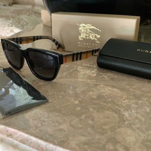 Brand new Square Polarized Sunglasses🔥🔥 - Picture 5 of 11